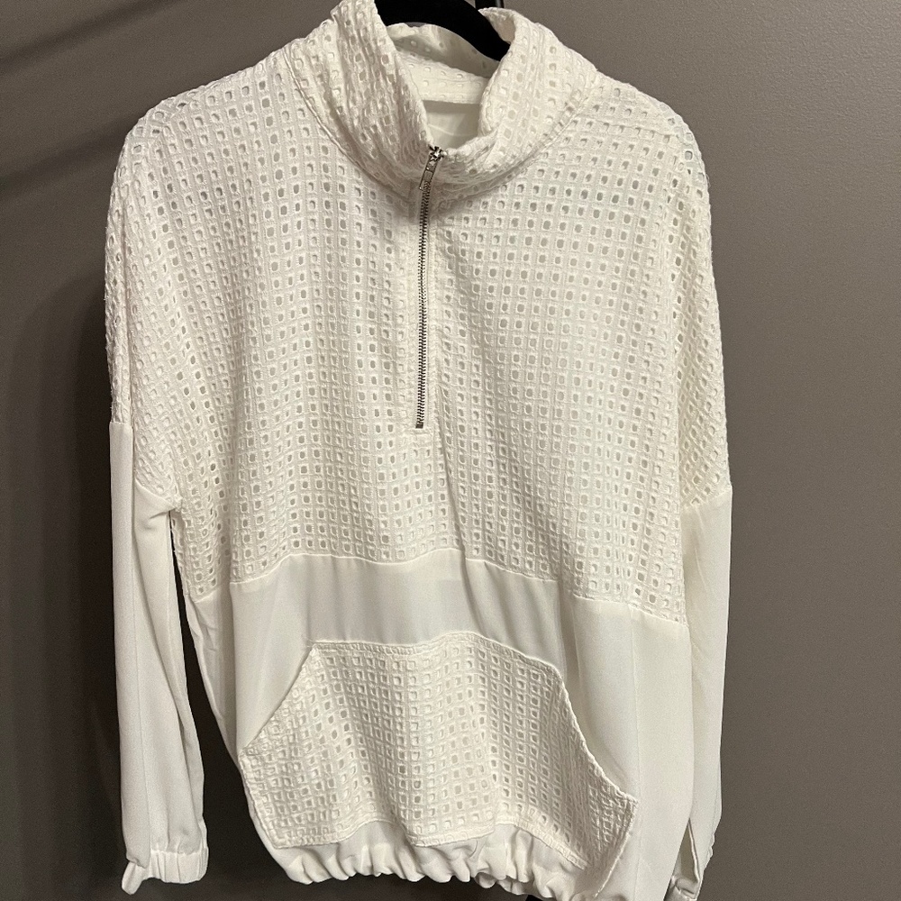 Eyelet 1/4 zip